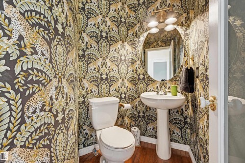 927 Hampton Court, Edmonton, AB - Indoor Photo Showing Bathroom