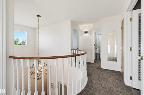 927 Hampton Court, Edmonton, AB - Indoor Photo Showing Other Room