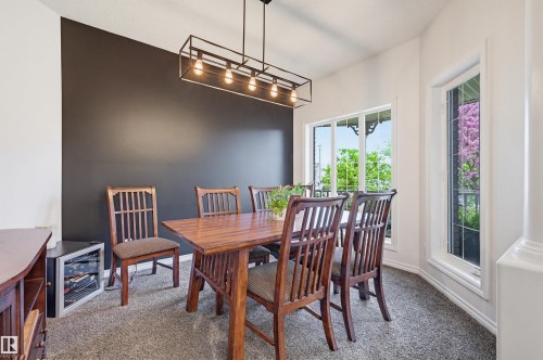 927 Hampton Court, Edmonton, AB - Indoor Photo Showing Dining Room