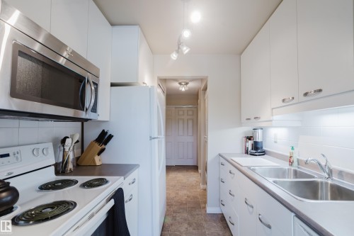 202 7211 171 Street, Edmonton, AB 