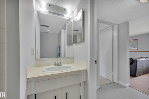 3806 33 Avenue, Leduc, AB - Indoor Photo Showing Bathroom