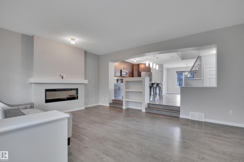 2801 Coughlan Green Green, Edmonton, AB 