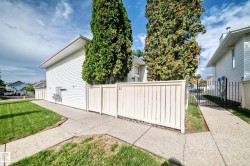 11 KIRKWOOD Way  Edmonton, AB T6L 6W9