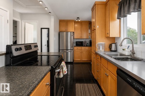4620 37A Avenue, Edmonton, AB - Indoor Photo Showing Kitchen With Double Sink With Upgraded Kitchen