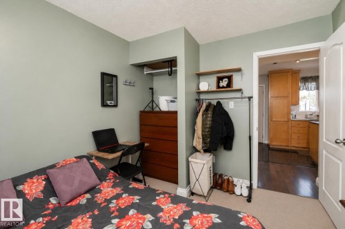 Bedroom on main floor - 4620 37A Avenue, Edmonton, AB - Indoor Photo Showing Bedroom
