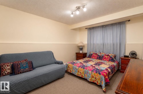 4620 37A Avenue, Edmonton, AB - Indoor Photo Showing Bedroom