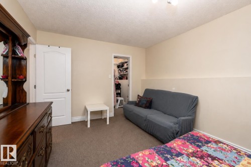 4620 37A Avenue, Edmonton, AB - Indoor Photo Showing Bedroom