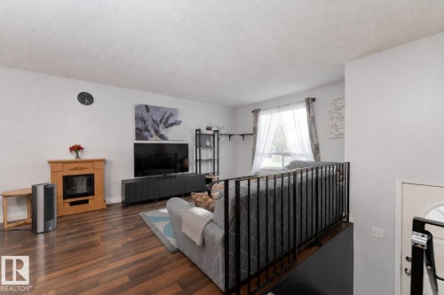 4620 37A Avenue, Edmonton, AB - Indoor