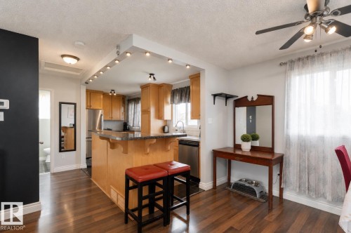 4620 37A Avenue, Edmonton, AB - Indoor