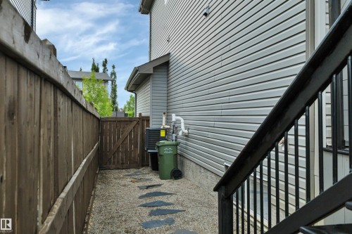 14 Mckenzie Close, Leduc, AB 