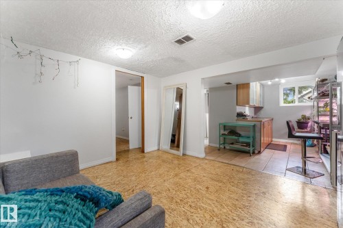 10947 116 Street, Edmonton, AB 