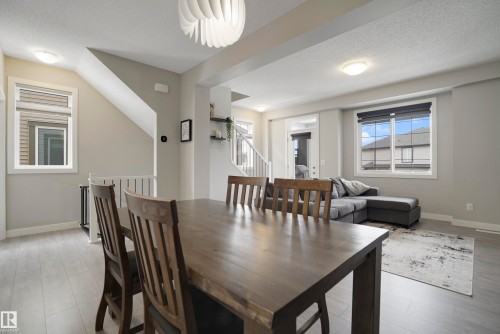 2082 Wonnacott Way, Edmonton, AB - Indoor Photo Showing Dining Room