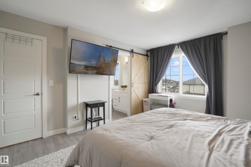 2082 Wonnacott Way, Edmonton, AB - Indoor Photo Showing Bedroom