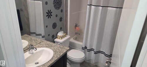 Bathroom - 16505 133 Street, Edmonton, AB 