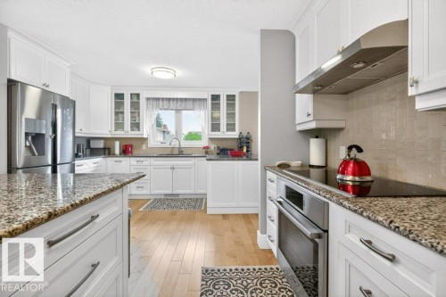18312 67 Avenue, Edmonton, AB - Indoor Photo Showing Kitchen With Upgraded Kitchen