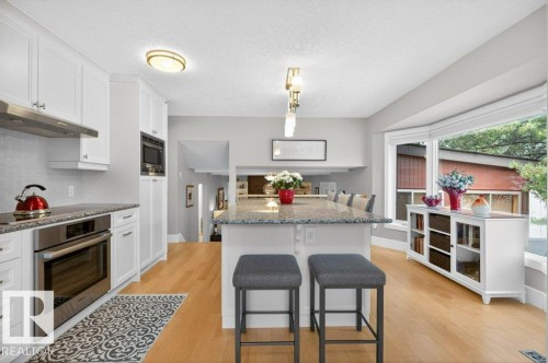 18312 67 Avenue, Edmonton, AB - Indoor Photo Showing Kitchen With Upgraded Kitchen