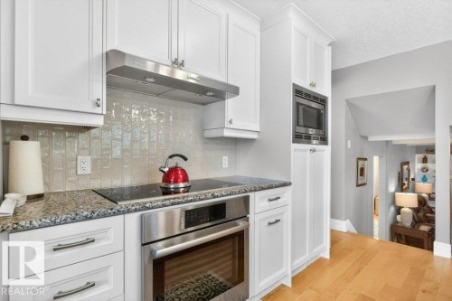 18312 67 Avenue, Edmonton, AB - Indoor Photo Showing Kitchen With Upgraded Kitchen