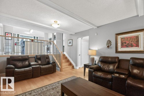 18312 67 Avenue, Edmonton, AB - Indoor Photo Showing Living Room
