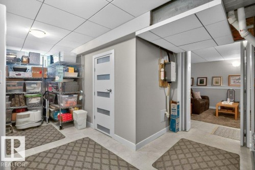 18312 67 Avenue, Edmonton, AB - Indoor Photo Showing Other Room