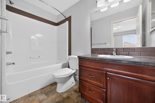 67 Hartwick Loop, Spruce Grove, AB - Indoor Photo Showing Bathroom