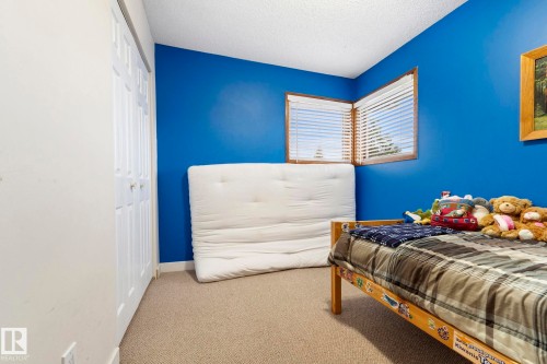 2 Lauriston Place, St. Albert, AB 