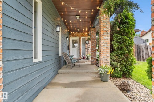 2 Lauriston Place, St. Albert, AB 