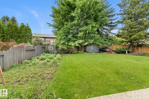 2 Lauriston Place, St. Albert, AB 
