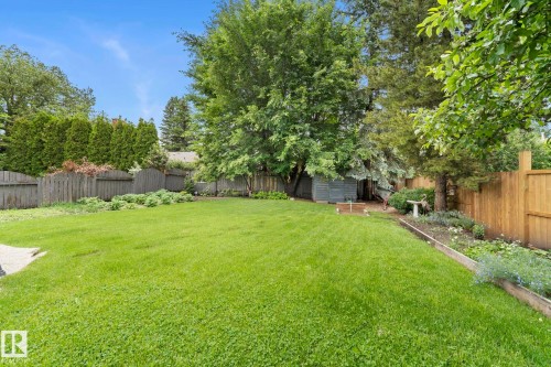 2 Lauriston Place, St. Albert, AB 