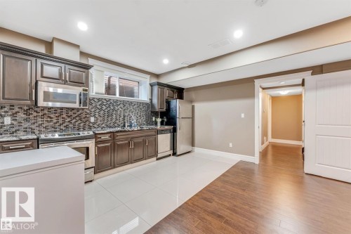 16756 60 Street Nw, Edmonton, AB 