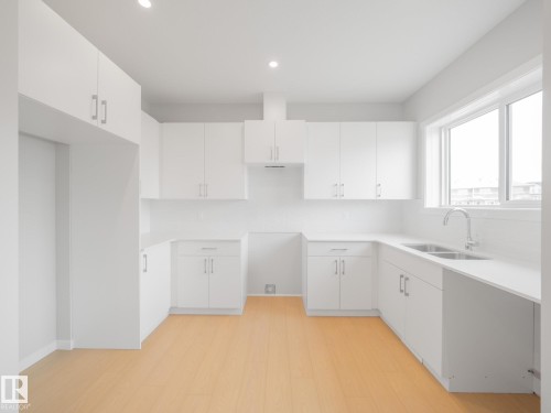 326 172 Avenue, Edmonton, AB - Indoor Photo Showing Kitchen