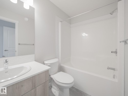 326 172 Avenue, Edmonton, AB - Indoor Photo Showing Bathroom
