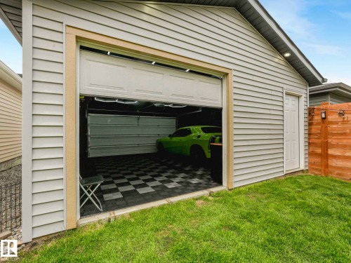 Image quality insufficient for description - 516 35 Street, Edmonton, AB 