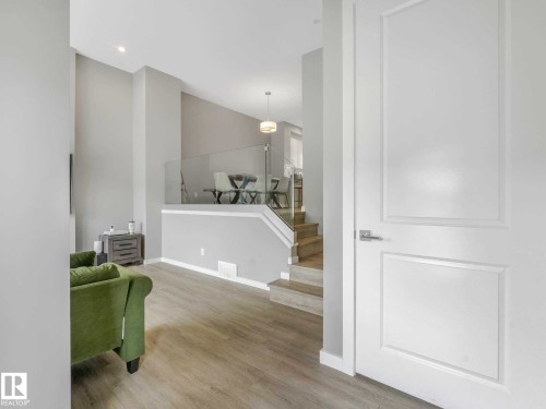 Image quality insufficient for description - 516 35 Street, Edmonton, AB 