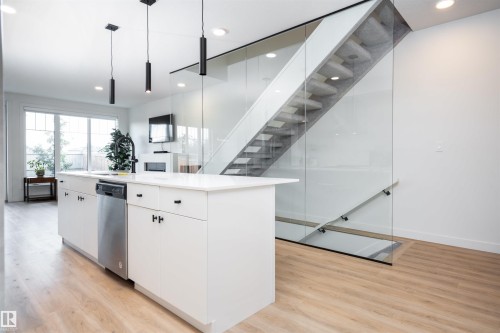 1091 Eaton Road, Edmonton, AB 