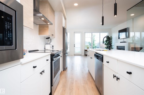 1091 Eaton Road, Edmonton, AB 