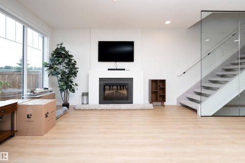 1091 Eaton Road, Edmonton, AB 