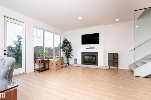 1091 Eaton Road, Edmonton, AB 