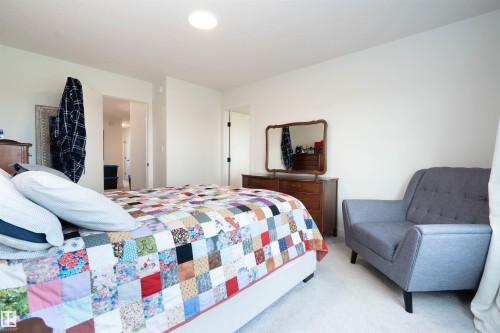 1091 Eaton Road, Edmonton, AB 