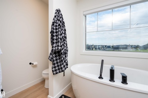 1091 Eaton Road, Edmonton, AB 