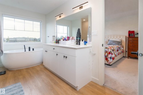 1091 Eaton Road, Edmonton, AB 