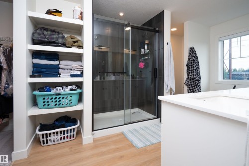 1091 Eaton Road, Edmonton, AB 
