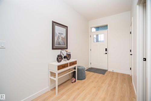 1091 Eaton Road, Edmonton, AB 