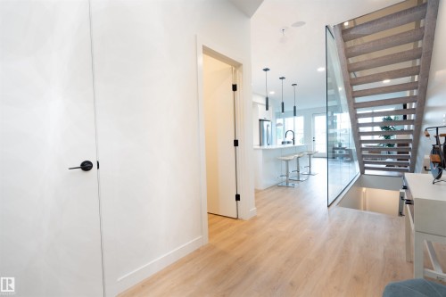 1091 Eaton Road, Edmonton, AB 