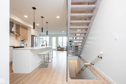 1091 Eaton Road, Edmonton, AB 