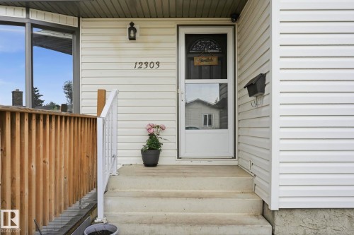 12303 152C Avenue, Edmonton, AB 
