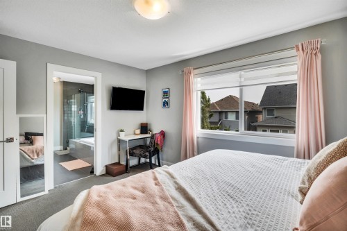 1939 79 Street, Edmonton, AB 