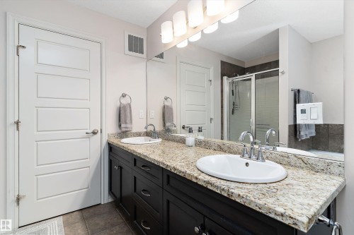 Bathroom - 1097 Armitage Crescent, Edmonton, AB 