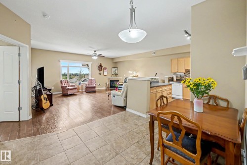 401 1589 Glastonbury Boulevard, Edmonton, AB - Indoor Photo Showing Dining Room