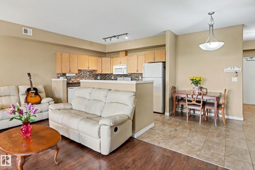 401 1589 Glastonbury Boulevard, Edmonton, AB - Indoor