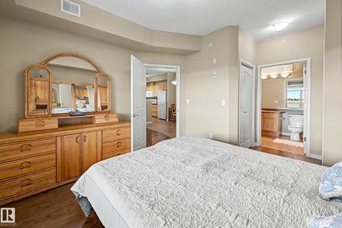 401 1589 Glastonbury Boulevard, Edmonton, AB - Indoor Photo Showing Bedroom